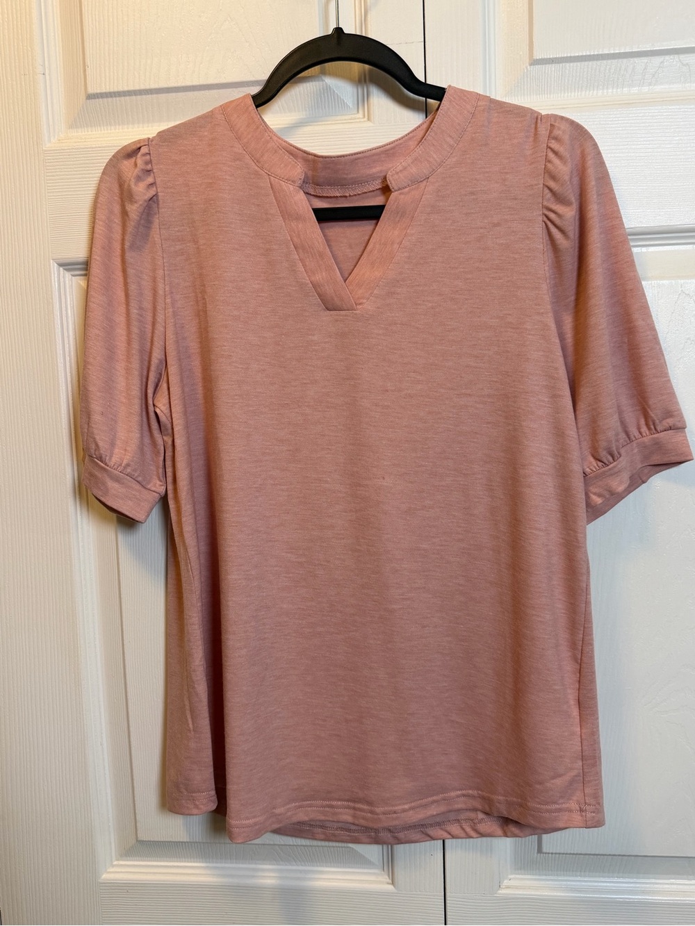 Women’s Blush Pink Puff Sleeve V-Neck Knit Top Size Small Casual Stretch Blouse
